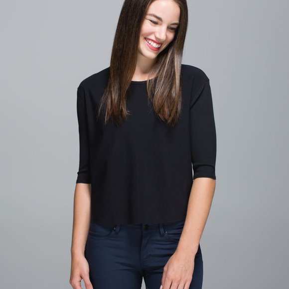 Lululemon OUT OF THIS WORLD Tee shirt